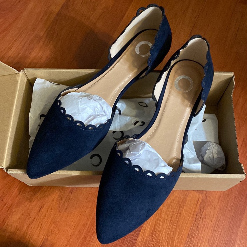 Women’s flats.